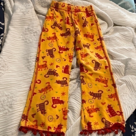 mis tee v us Other - MIS Tee V Us cat  flower red ball lef pants 5/6